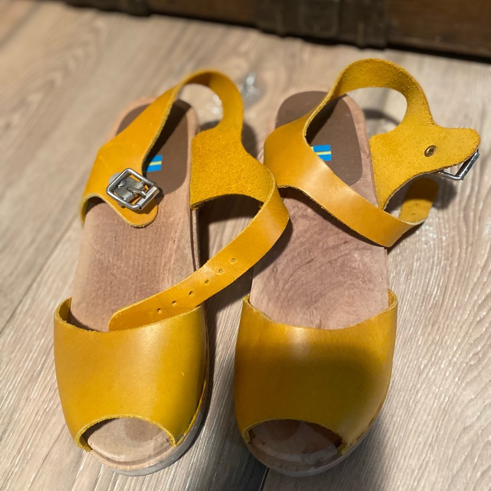 Mia clogs